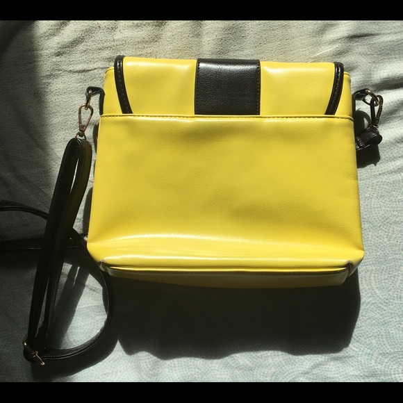 Bright yellow purse - Picture 2 of 3